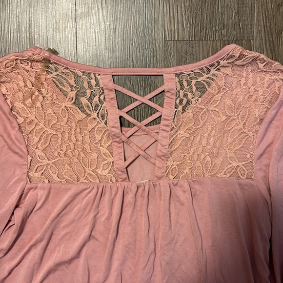 pink no boundaries lace top - Picture 3 of 6